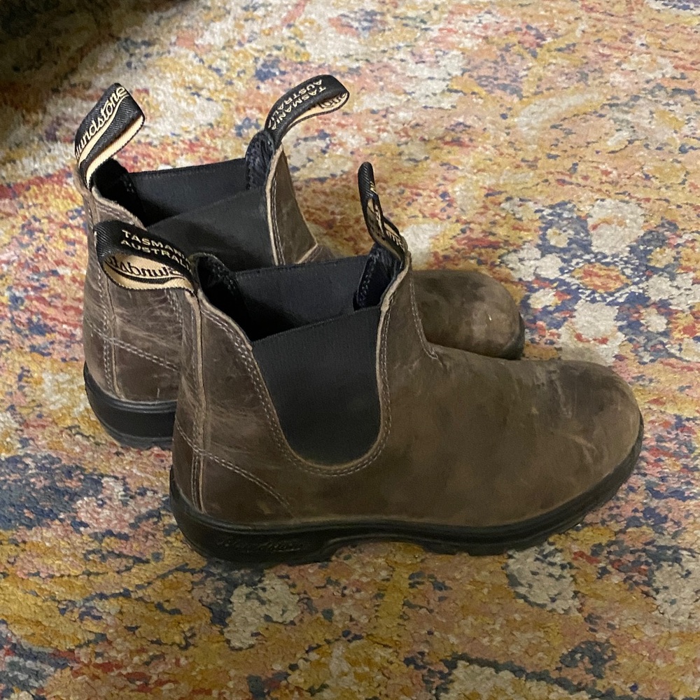 Blundstone women’s Distressed Brown Leather Boots